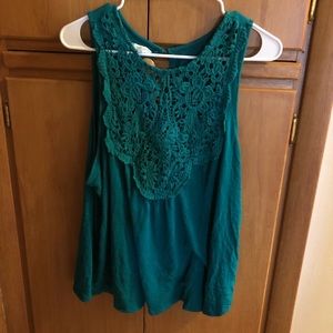 Women’s green lace tank top, L